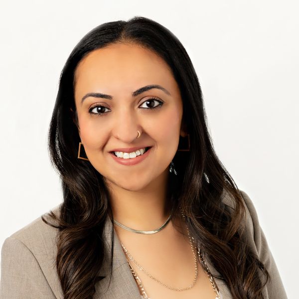 Neha Batra, Associate